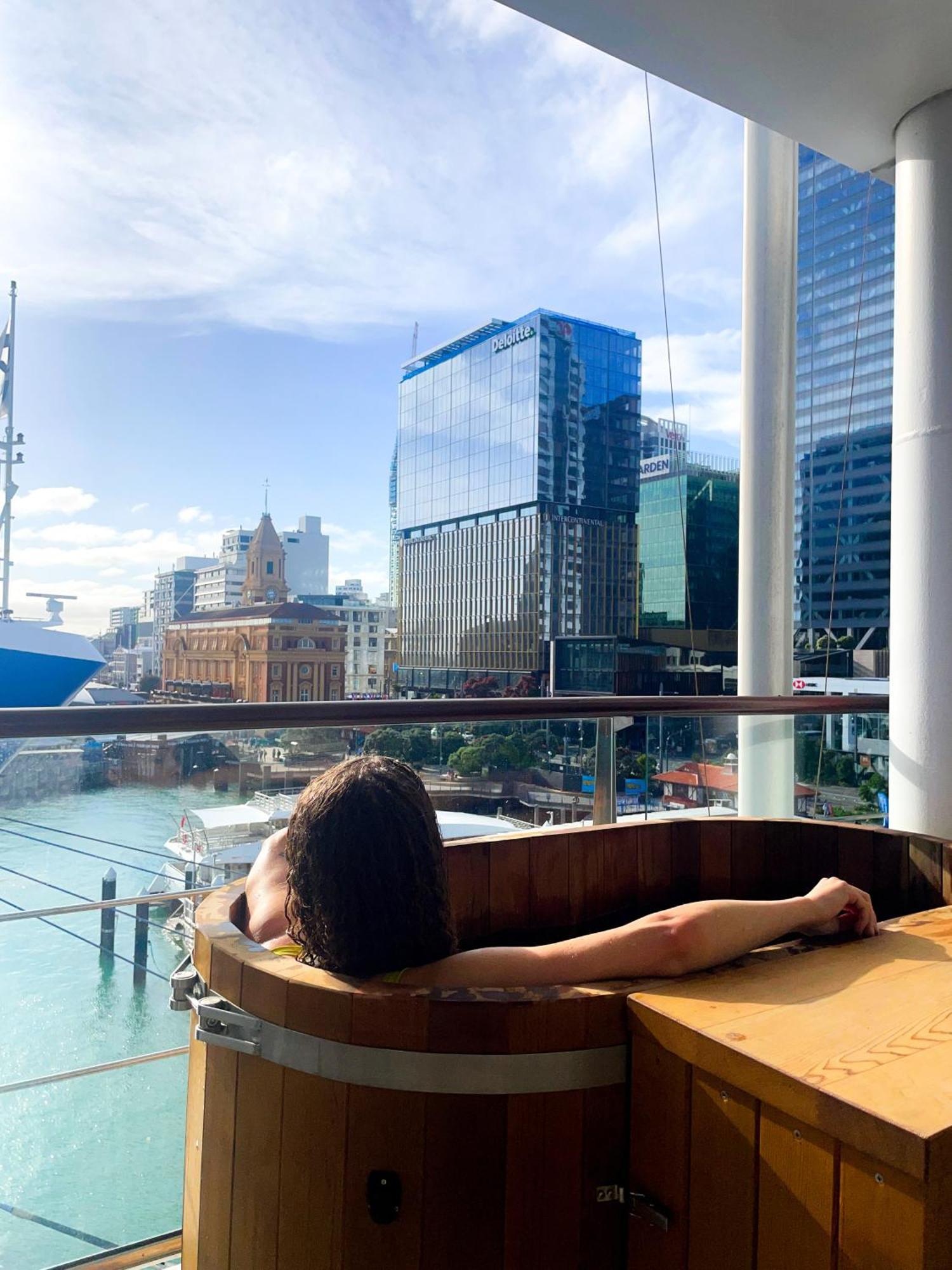 Luxury Apartment - Parking - Hot Tub - Stunning Views オークランド エクステリア 写真