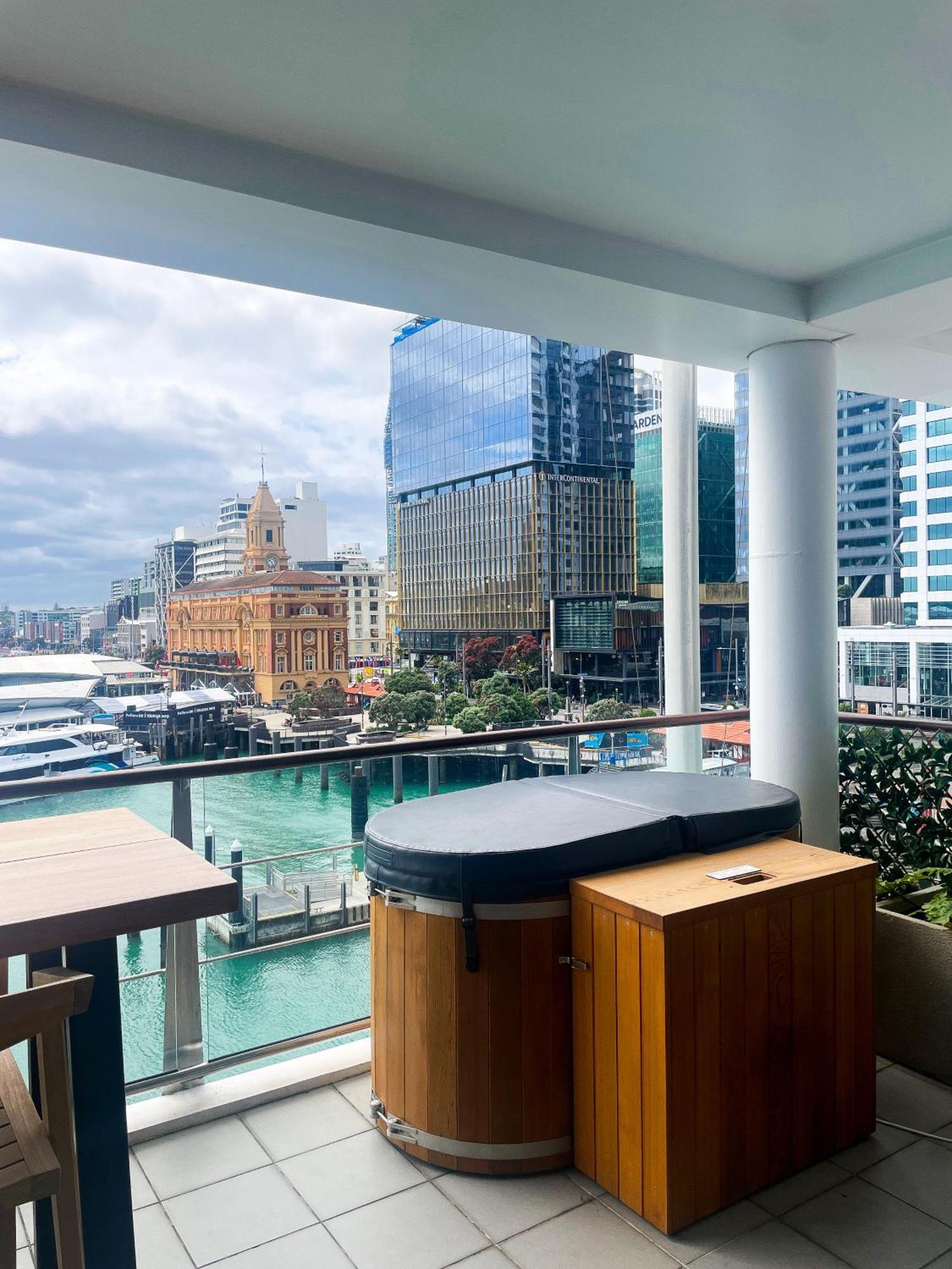 Luxury Apartment - Parking - Hot Tub - Stunning Views オークランド エクステリア 写真