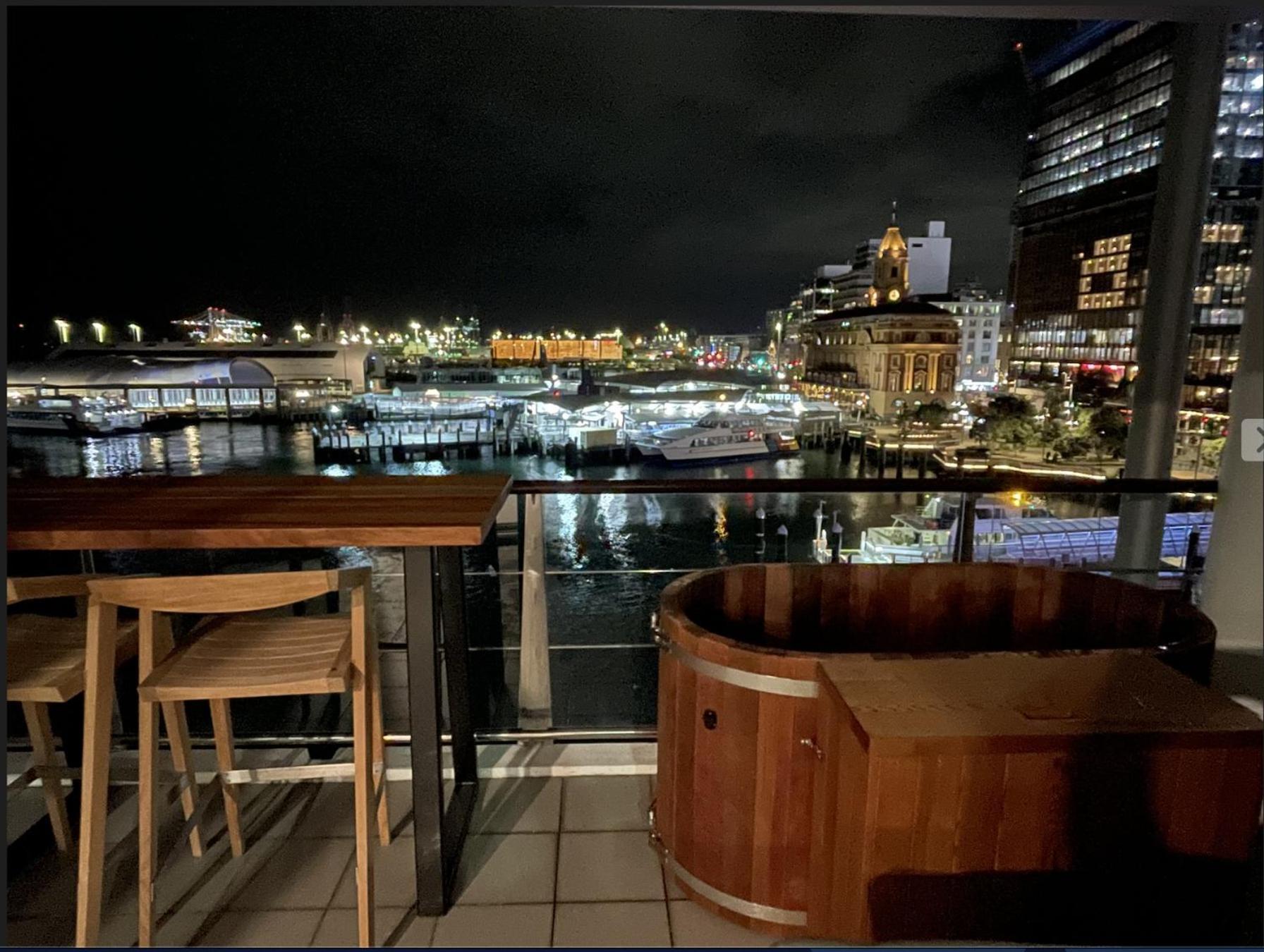 Luxury Apartment - Parking - Hot Tub - Stunning Views オークランド エクステリア 写真